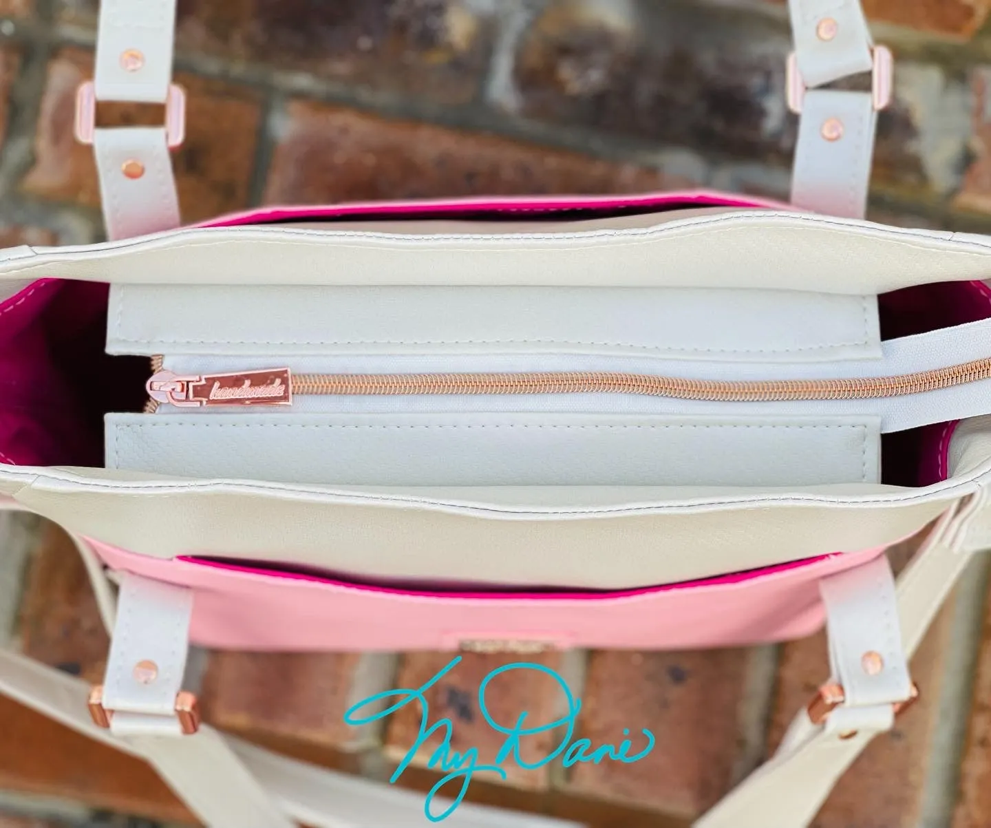The Hireath Handbag in Pink and Textured White