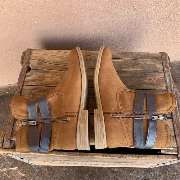 UGG Joanie Brown Ankle Boot